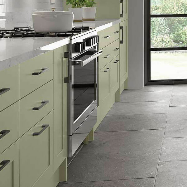 How to Properly Plan for Freestanding Appliances in Your Kitchen